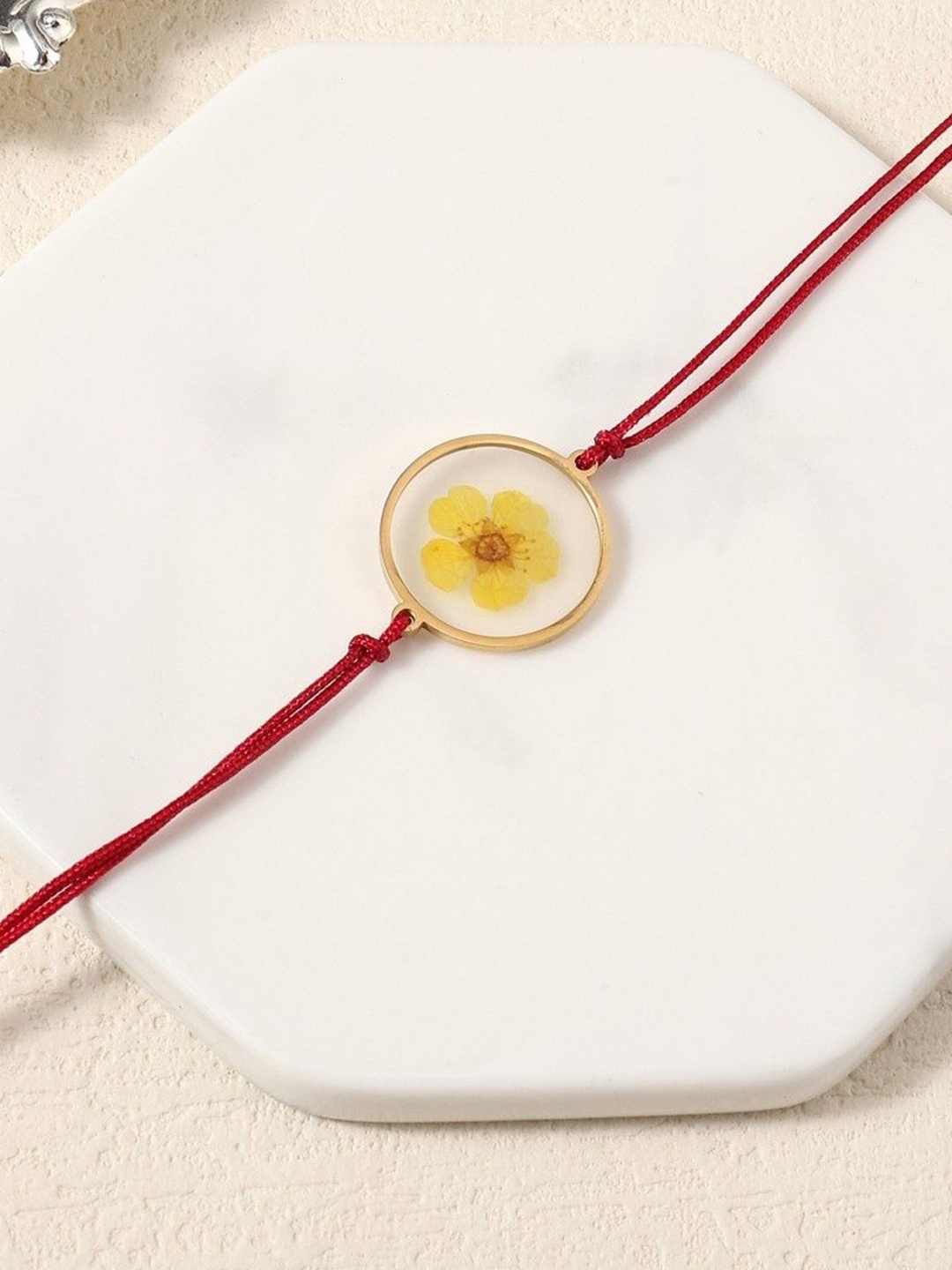 

SALTY Thread Rakhi, Red