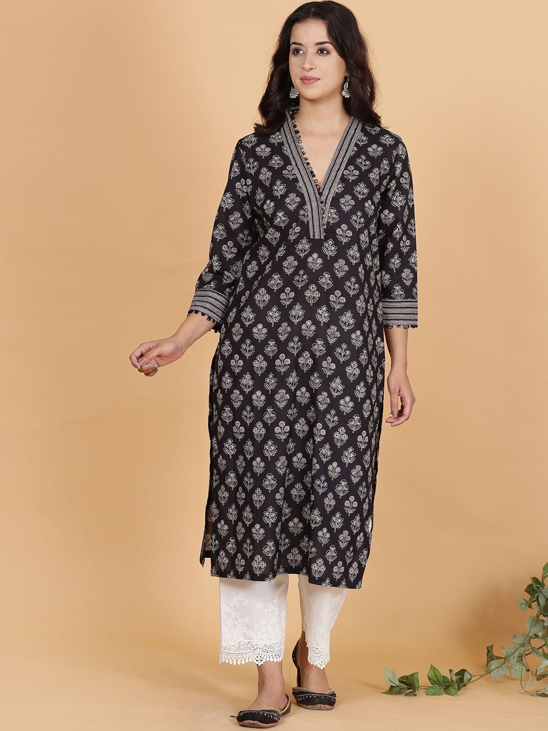 

Spring Soul Women Ethnic Motifs Printed Flared Sleeves Mirror Work Kurta, Black