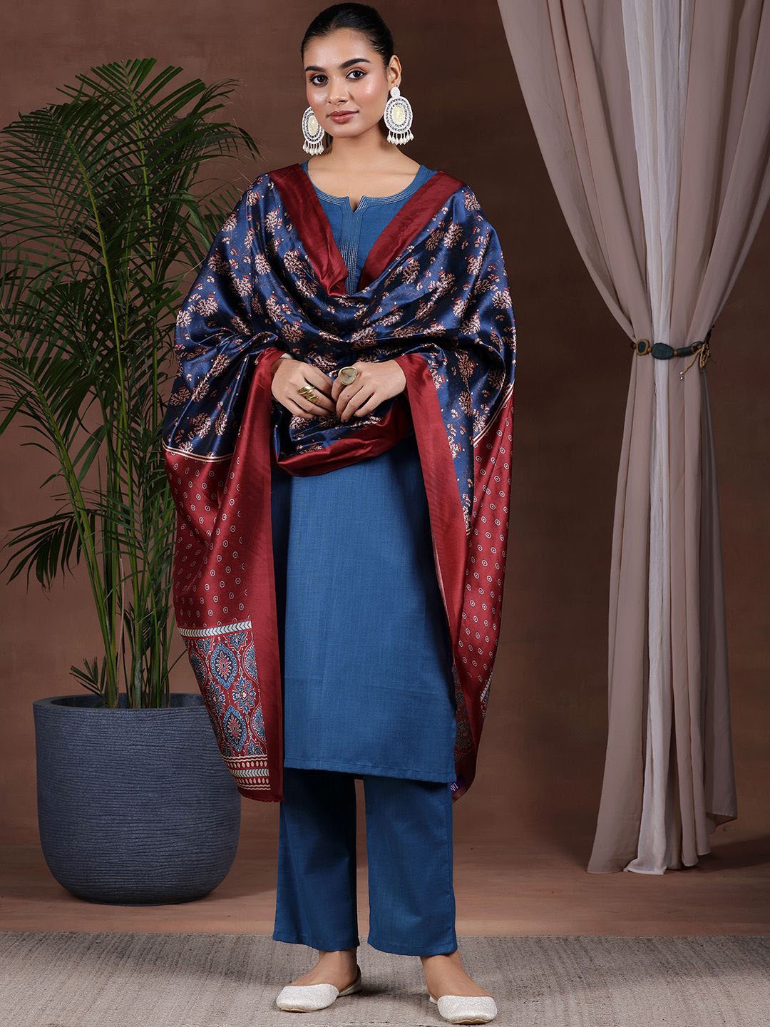 

Libas Straight Kurta with Trousers & Dupatta, Teal