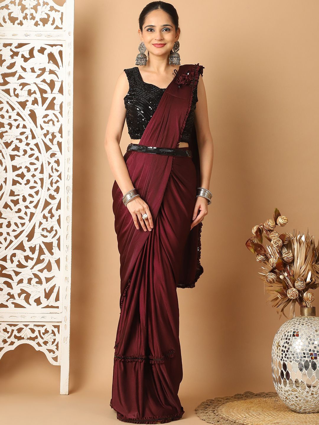 

Grancy Solid Sequinned Ready to Wear Saree, Burgundy