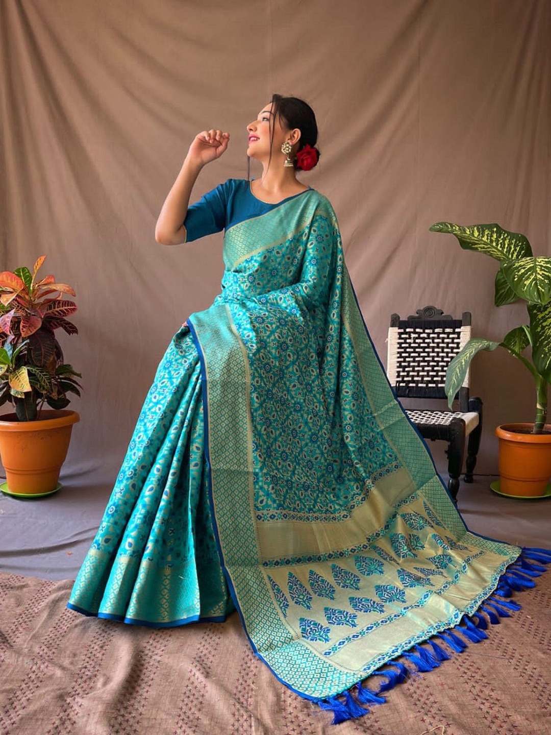 

SHOBHA SAREES Ethnic Motifs Zari Pure Silk Patola Saree, Turquoise blue