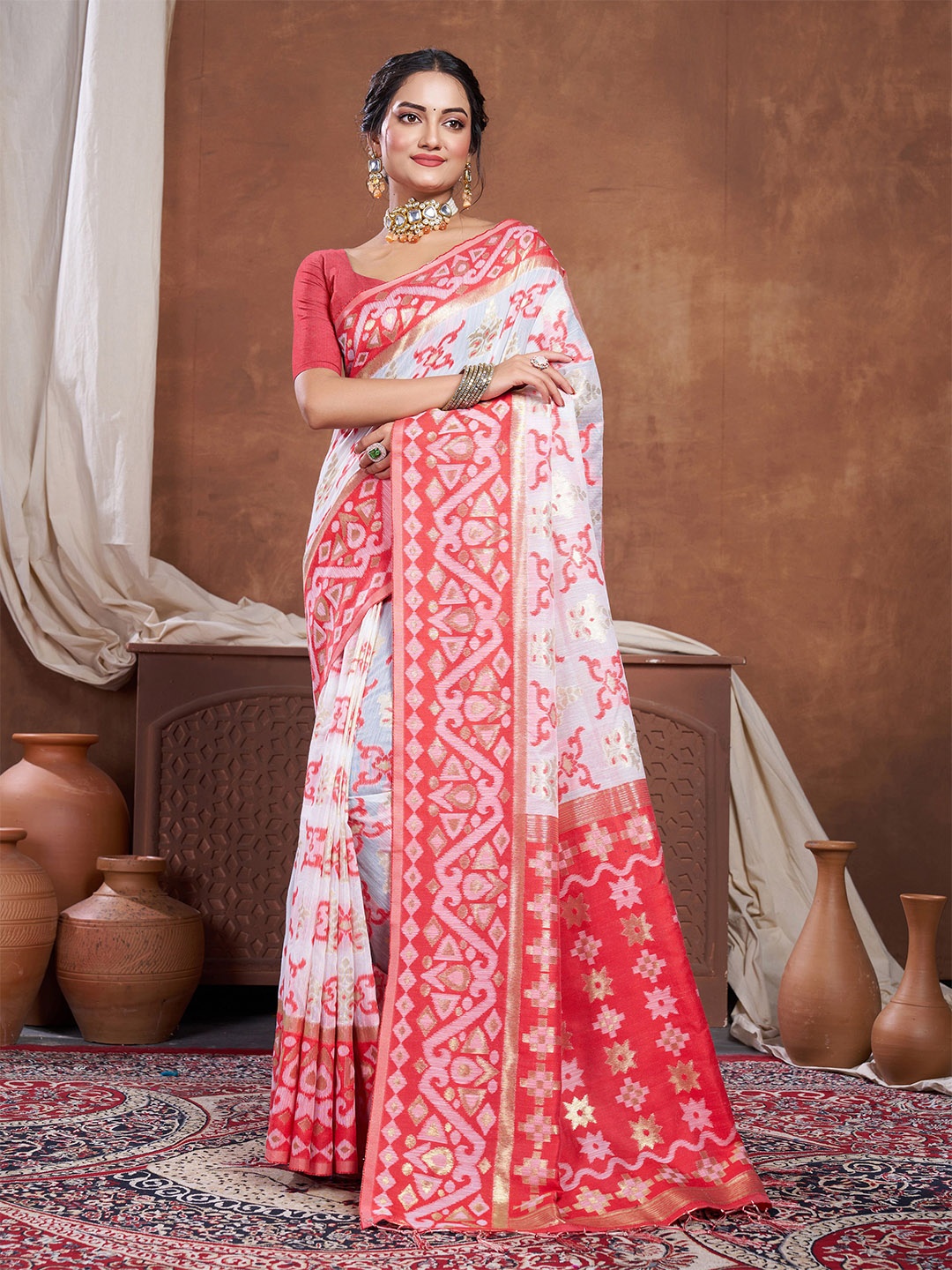 

AWRIYA Woven Design Zari Saree, White