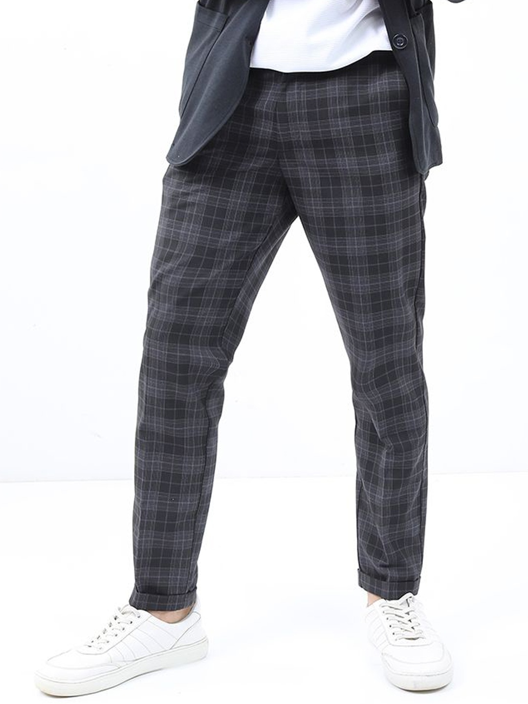 

HIGHLANDER Men Checked Slim Fit Trousers, Black