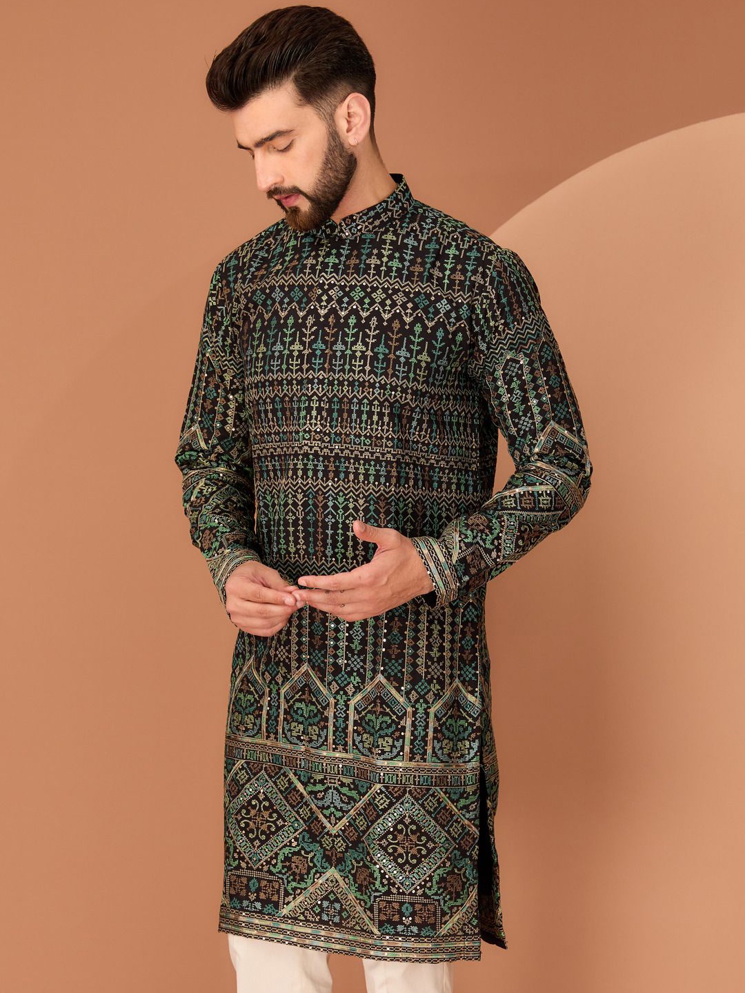 

KASBAH CLOTHING NISHCHAIY SAJDEH Geometric Kashmiri Embroidered Thread Work Silk Kurta, Black