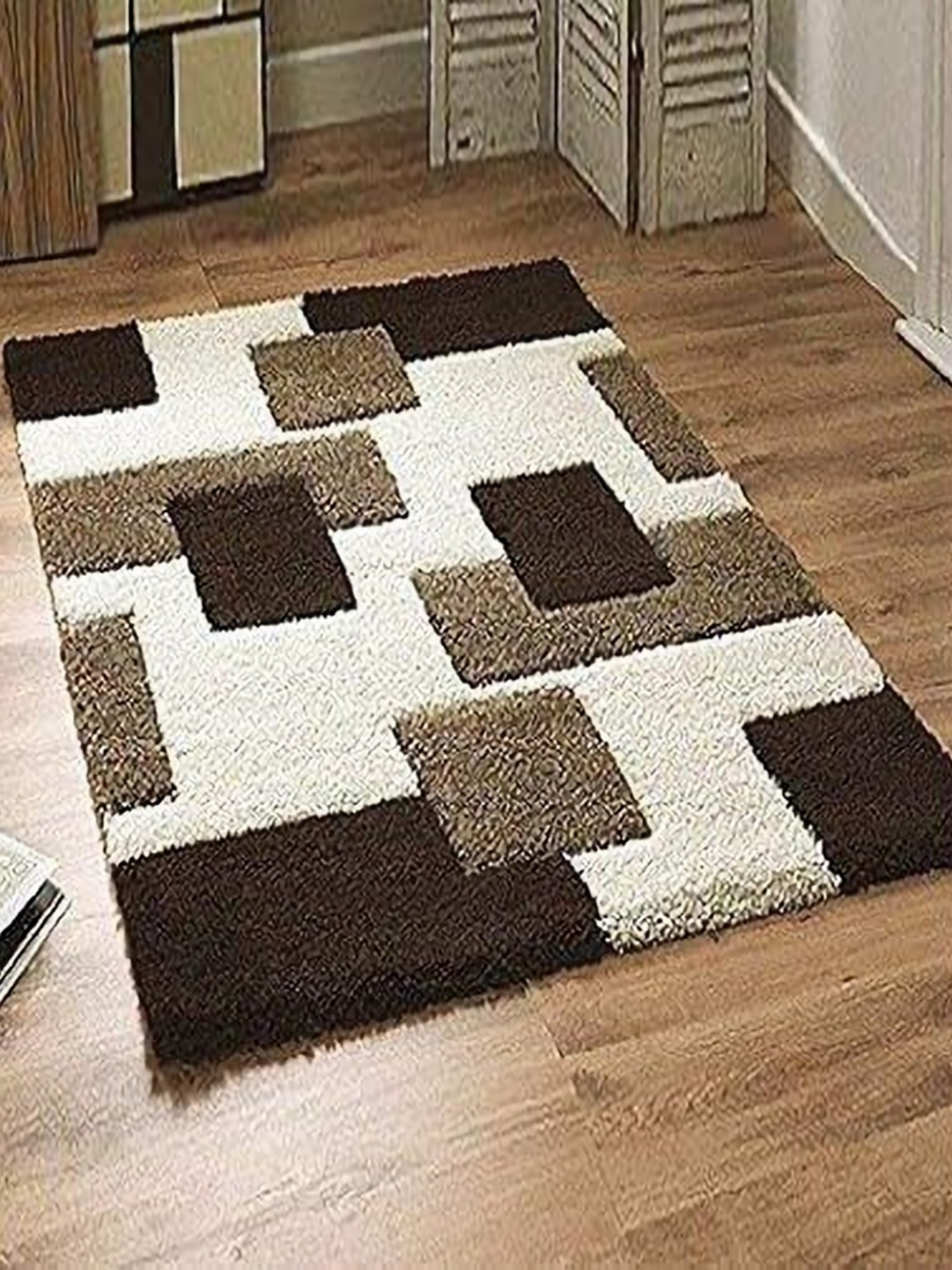 

Banchmark Home Furnishings Brown Geometric Handmade Polyester Carpet