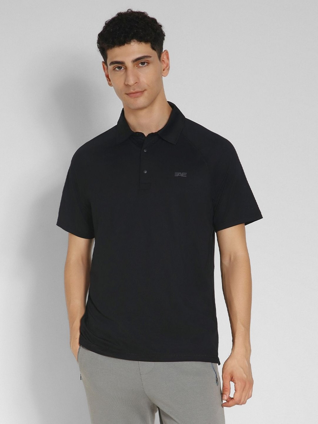 

AMERICAN EAGLE OUTFITTERS Men Polo Collar T-shirt, Black