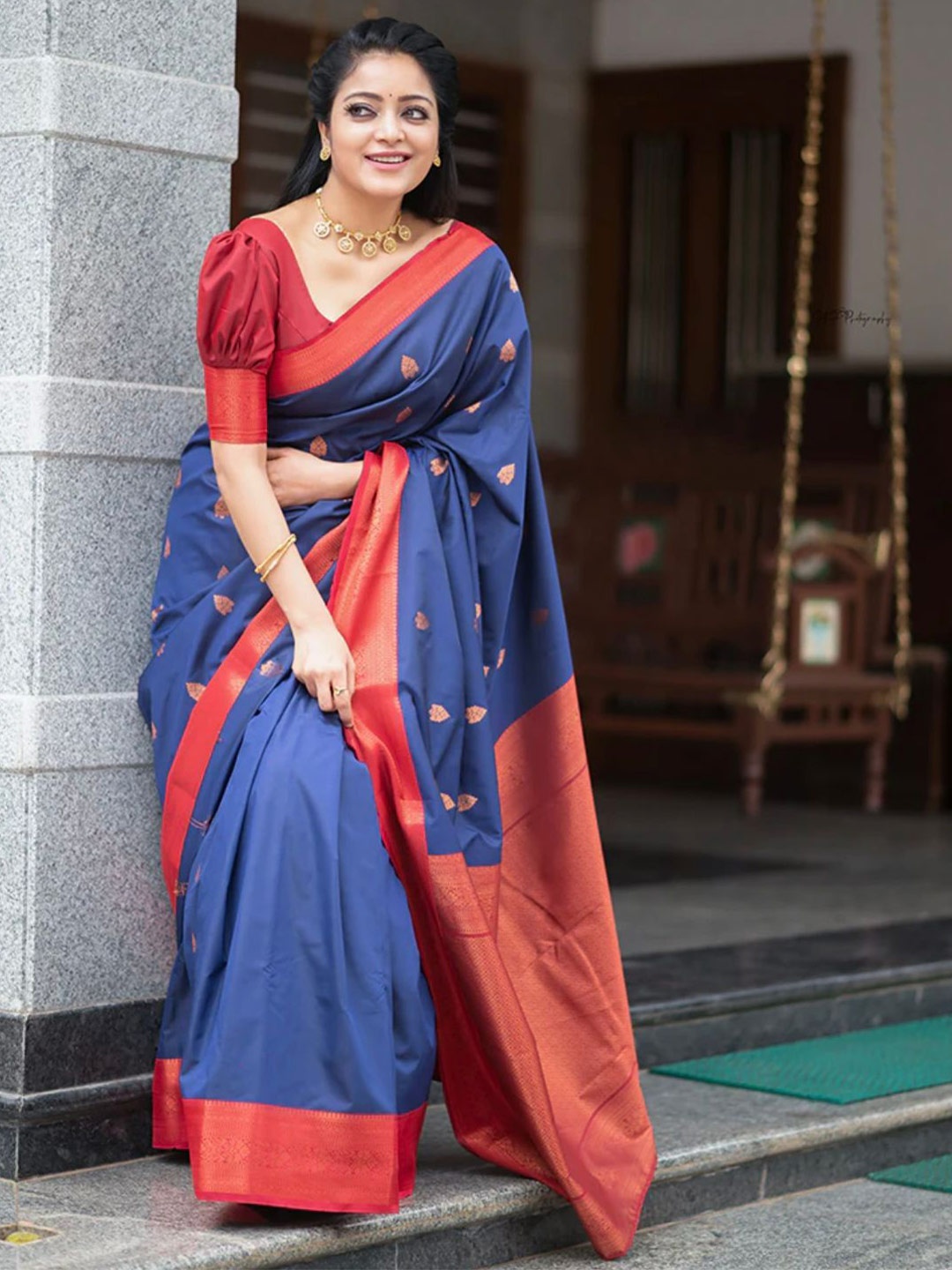 

Upalksh Woven Design Zari Banarasi Saree, Blue