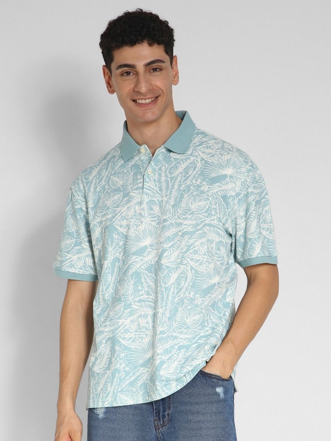 

AMERICAN EAGLE OUTFITTERS Men Floral Printed Polo Collar Tropical Pockets T-shirt, Blue