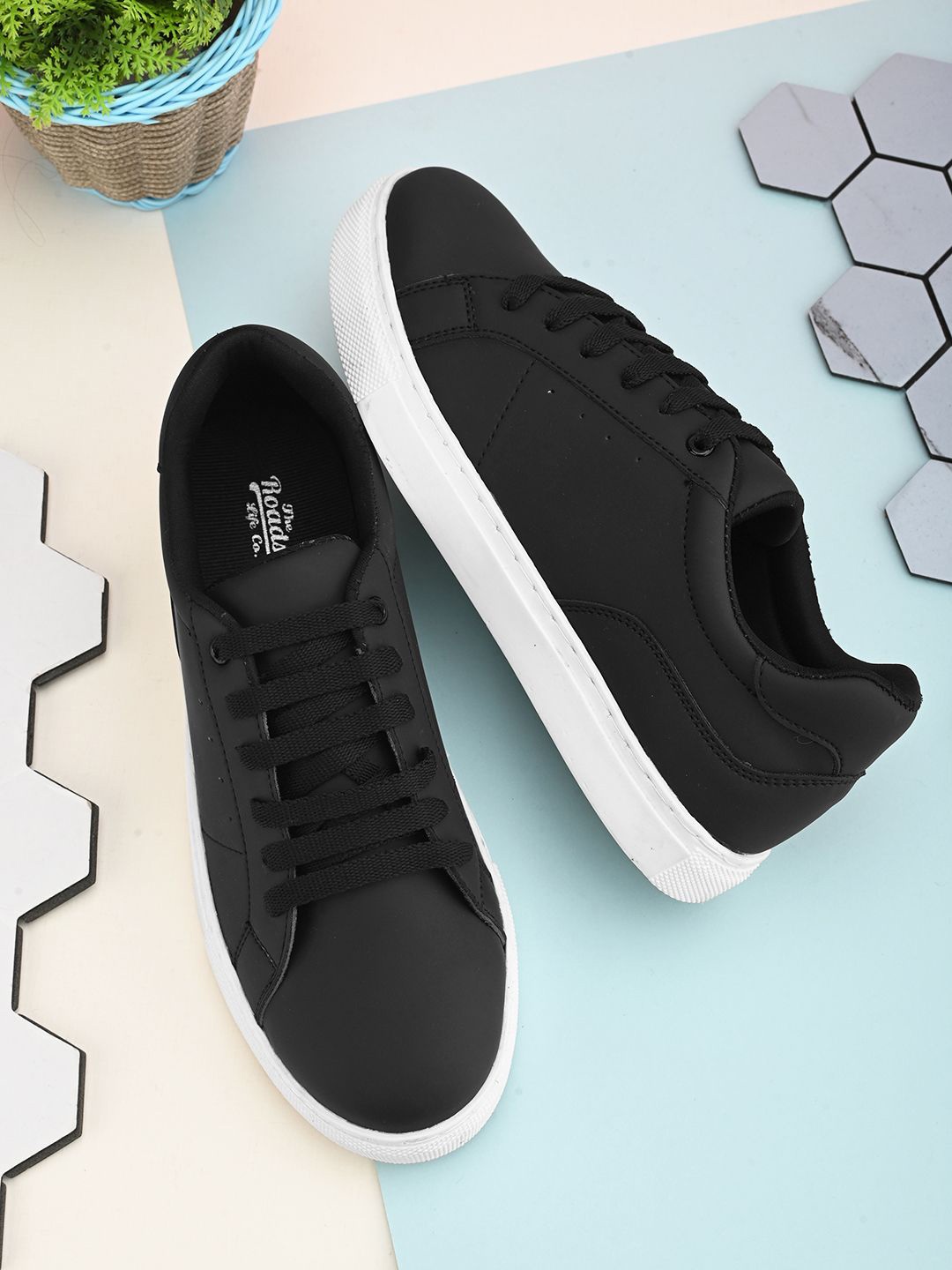 

The Roadster Lifestyle Co Women Casual Sneakers, Black