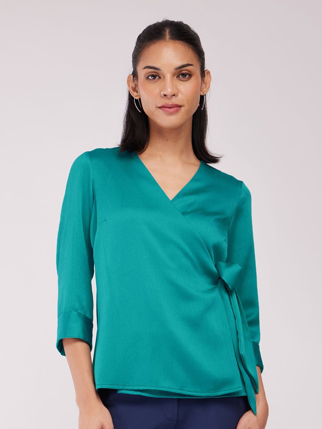 

FableStreet Satin Solid V-Neck Top, Teal