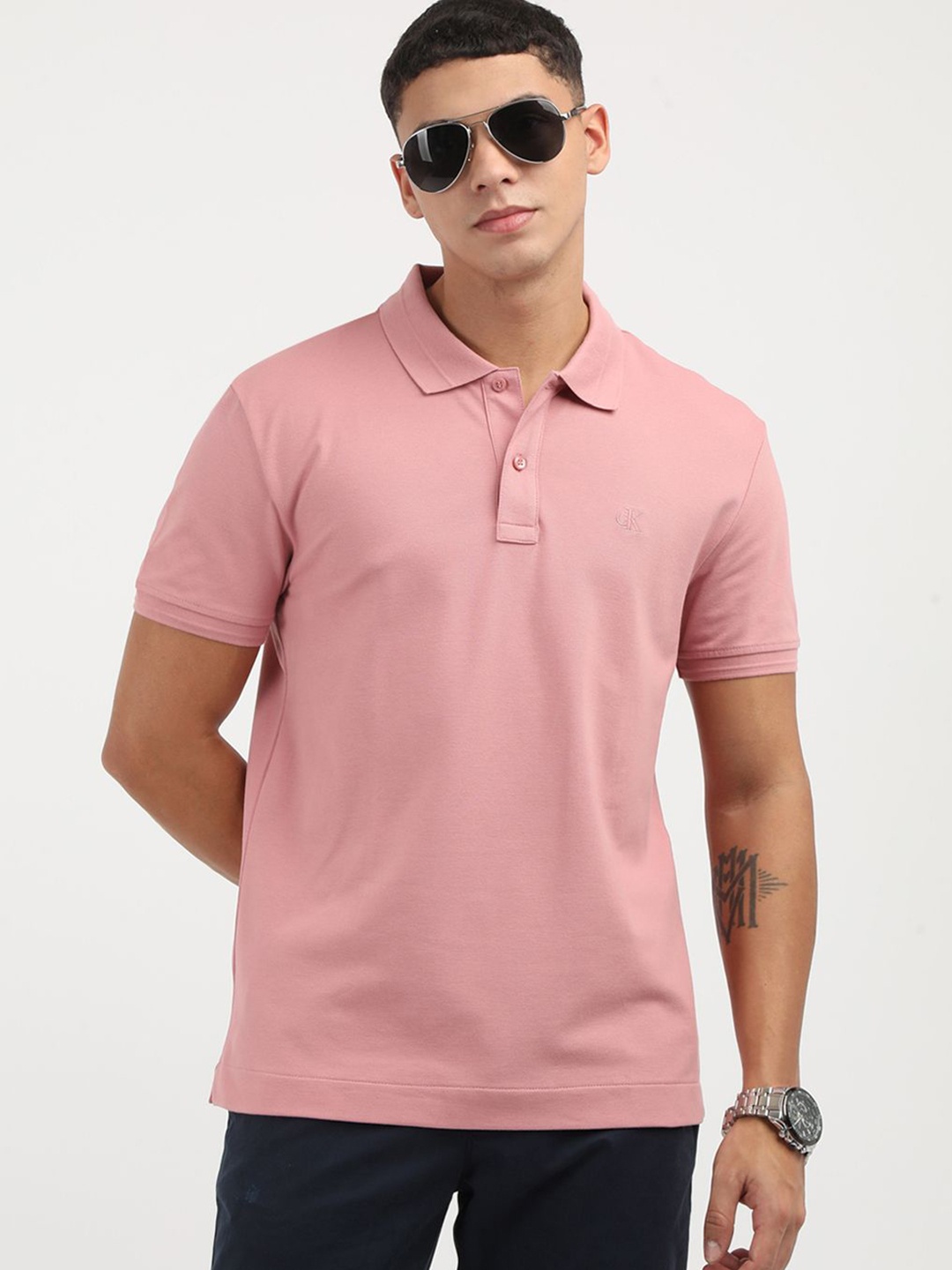 

Calvin Klein Jeans Men V-Neck Pockets T-shirt, Pink