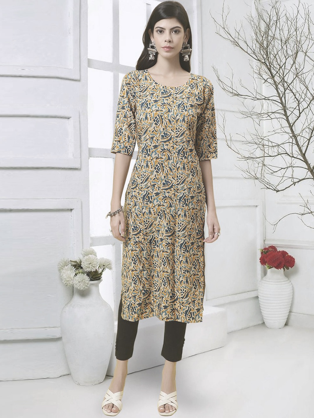 

KALINI Abstract Printed Round Neck Straight Kurta, Yellow