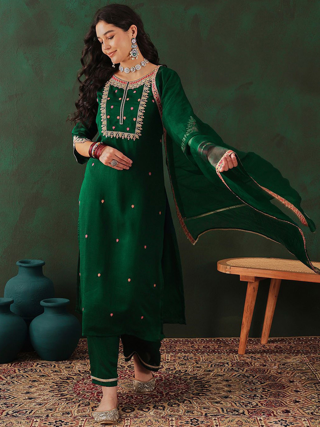 

Sangria Embroidered Kurta Set With Dupatta, Green
