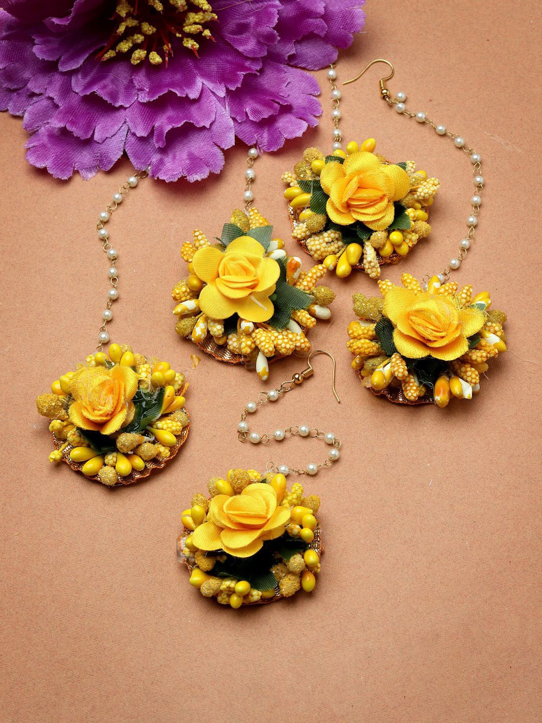 

ZENEME Set of 5 Gold-Plated Beaded Flower Maang Tikka