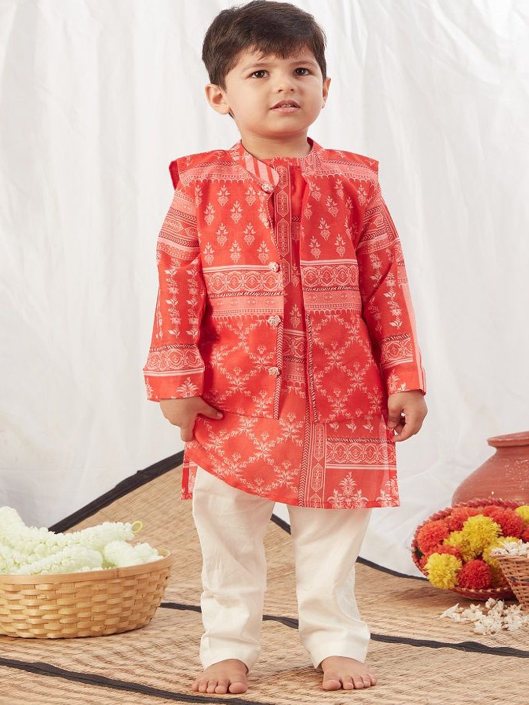 

Vivedkids Boys Floral Printed Pure Cotton Straight Kurta With Trousers & Jacket, Green