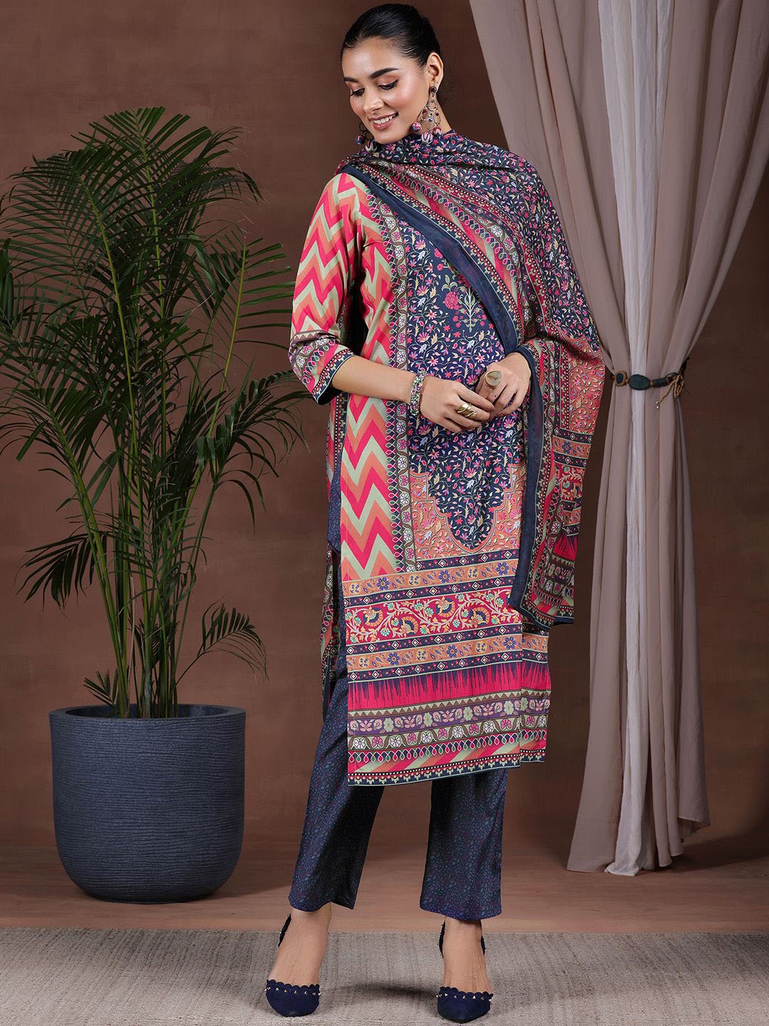 

Libas Floral Printed Kurta with Trousers & Dupatta, Red