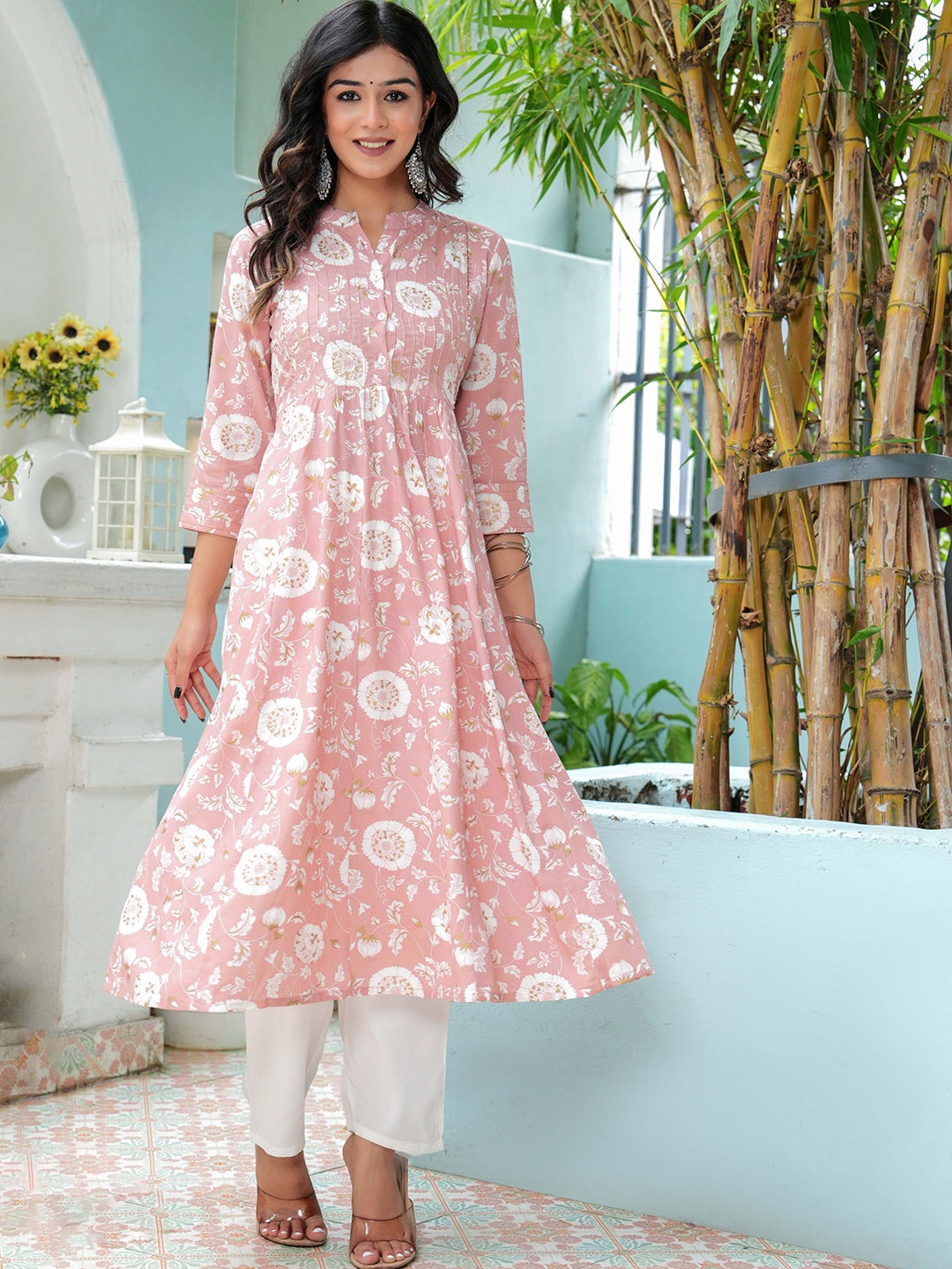 

BAESD Floral Printed Mandarin Collar Regular Anarkali Kurta with Palazzos, Peach