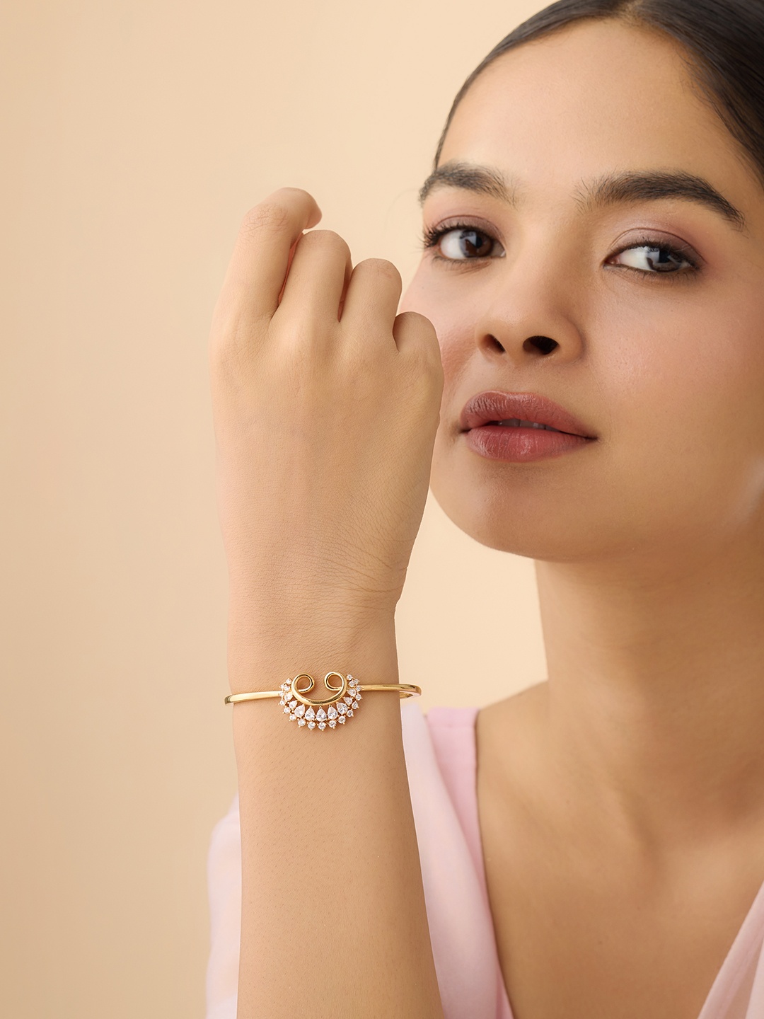 

Kushal's Fashion Jewellery Cubic Zirconia Gold-Plated Kada Bracelet
