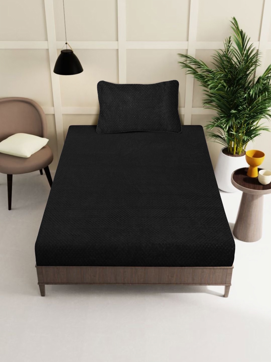 

KLOTTHE Black Abstract 300TC Woolen Single Fitted Bedsheet & Pillow Cover