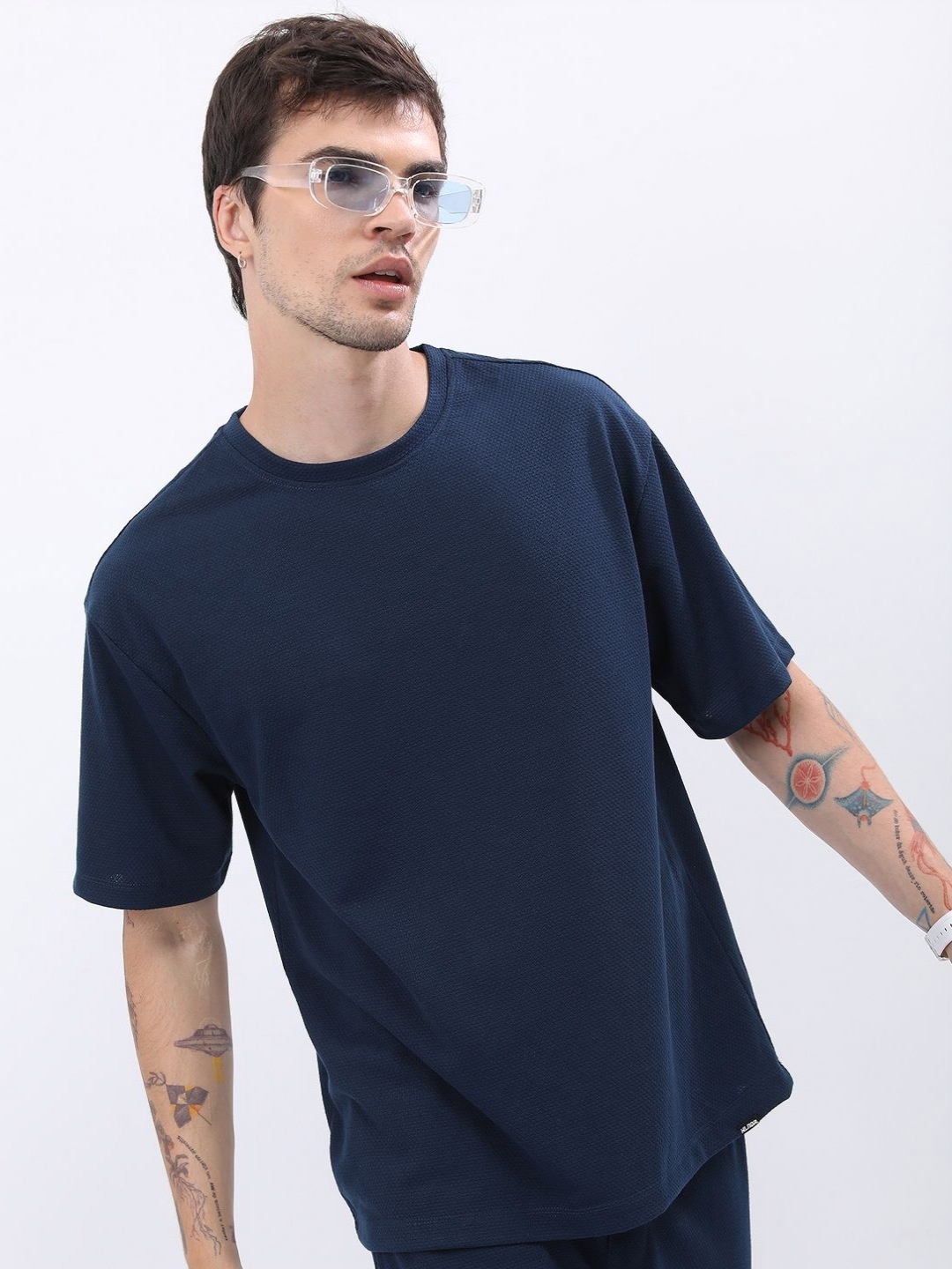 

HIGHLANDER Men Solid Round Neck Oversized T-shirt, Navy blue