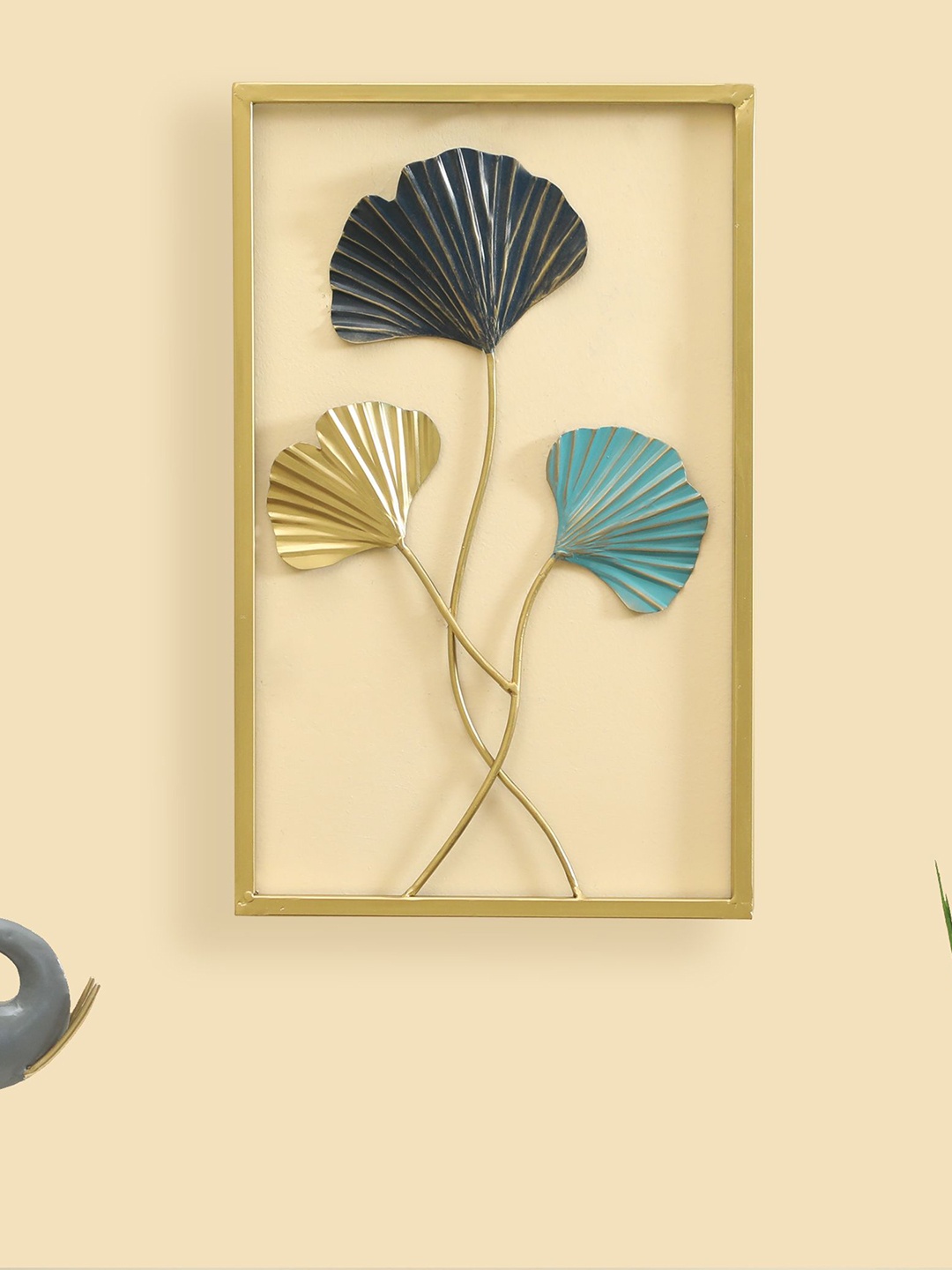 

vedas Gold-Toned & Blue Leaf Metal Wall Decor