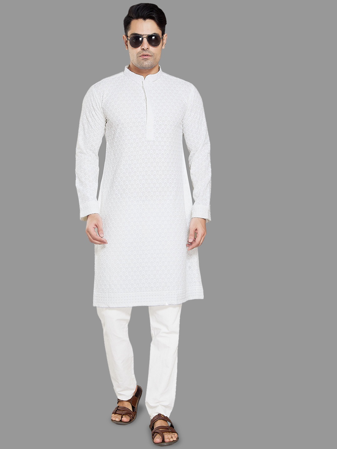 

DIVISIVE Ethnic Motifs Embroidered Mandarin Collar Sequinned Straight Kurta, White