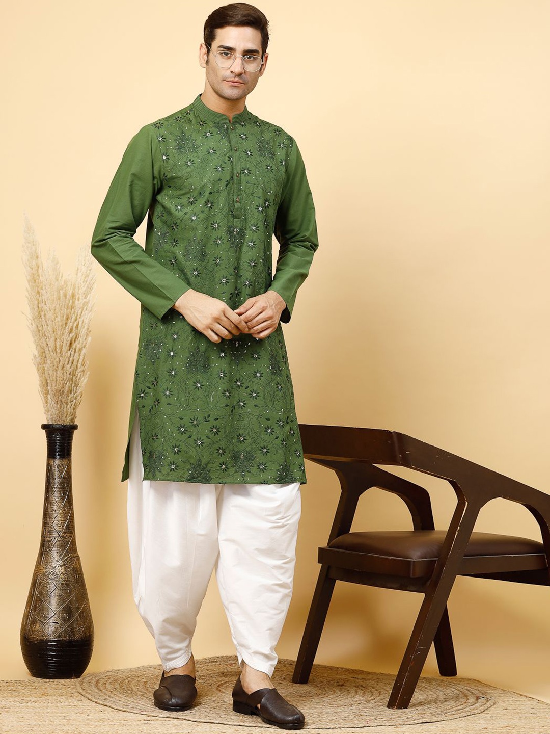 

Sangria Embroidered Straight Kurtas, Green