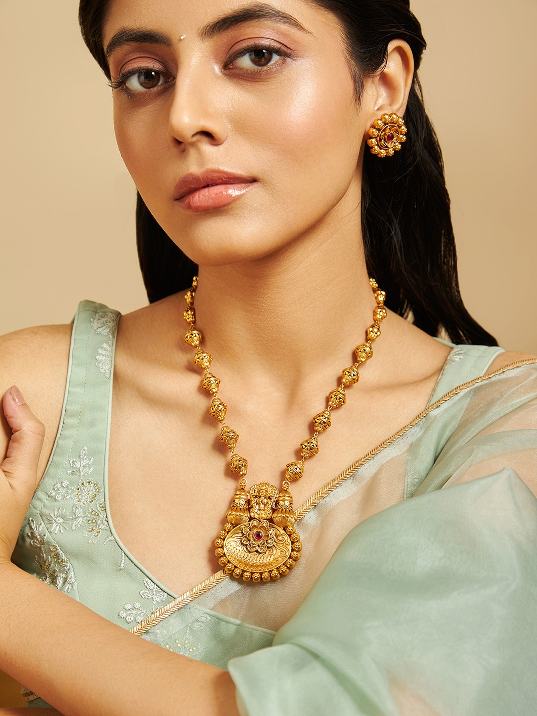 

Kushal's Fashion Jewellery Gold-Plated Stone-Studded Jewellery Set, Red