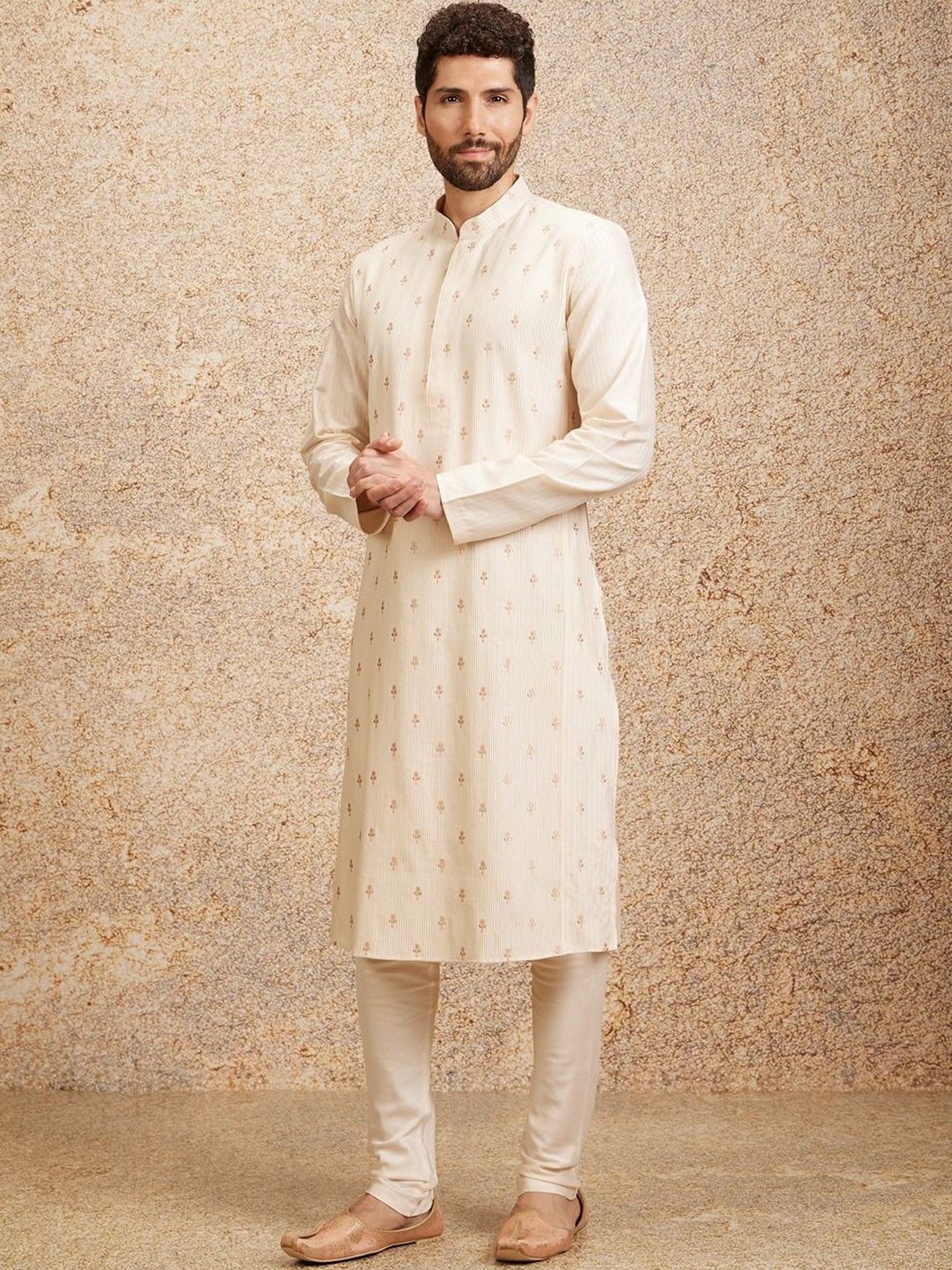 

Twamev Men Floral Embroidered Regular Thread Work Kurta with Churidar, White
