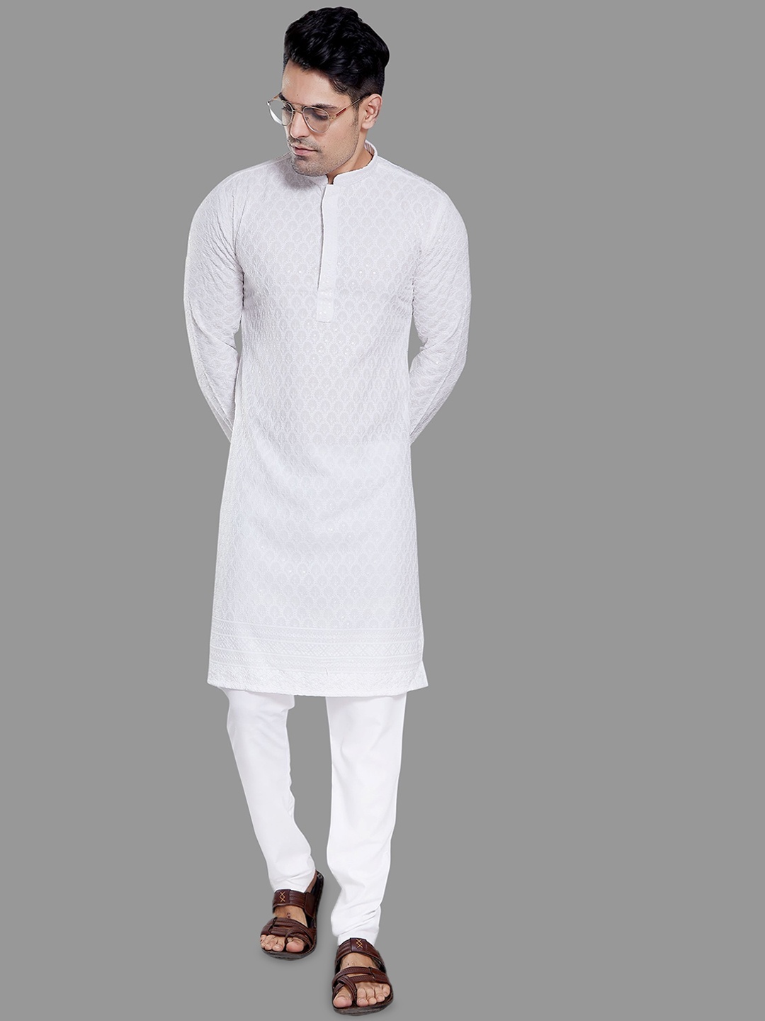 

DIVISIVE Ethnic Motifs Embroidered Mandarin Collar Sequinned Straight Kurta, White