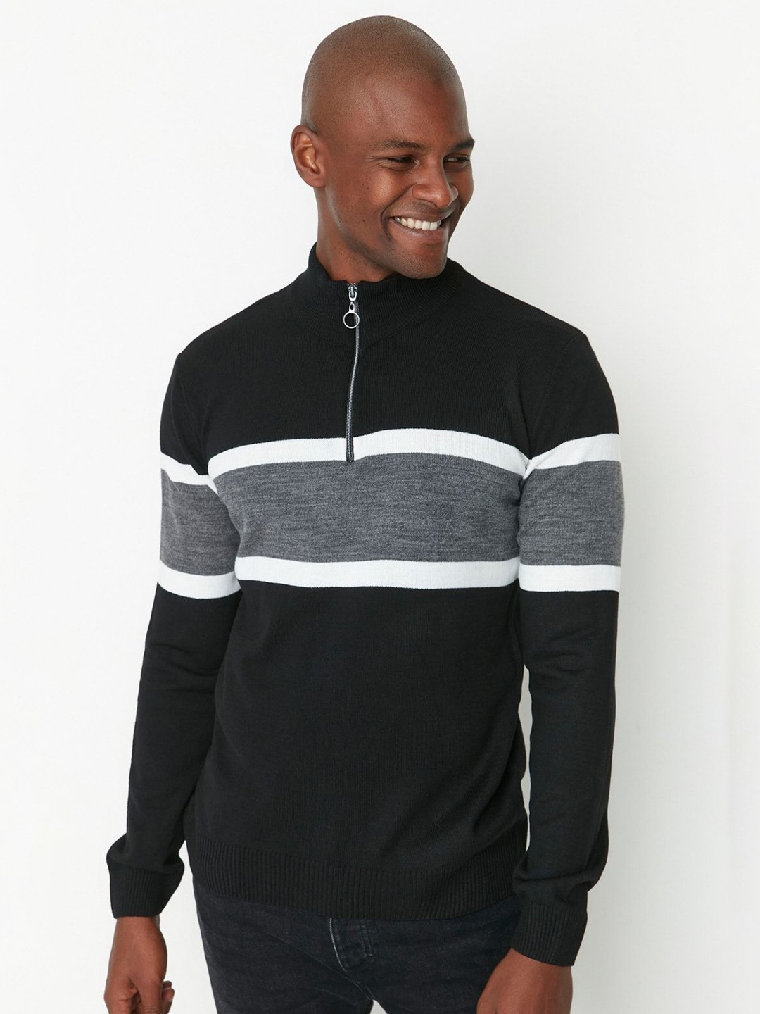 

Trendyol Men Striped Pullover, Black
