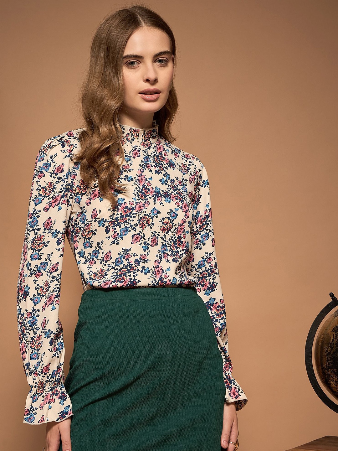 

Berrylush BIZwear Women Floral Printed High Neck Top, Peach