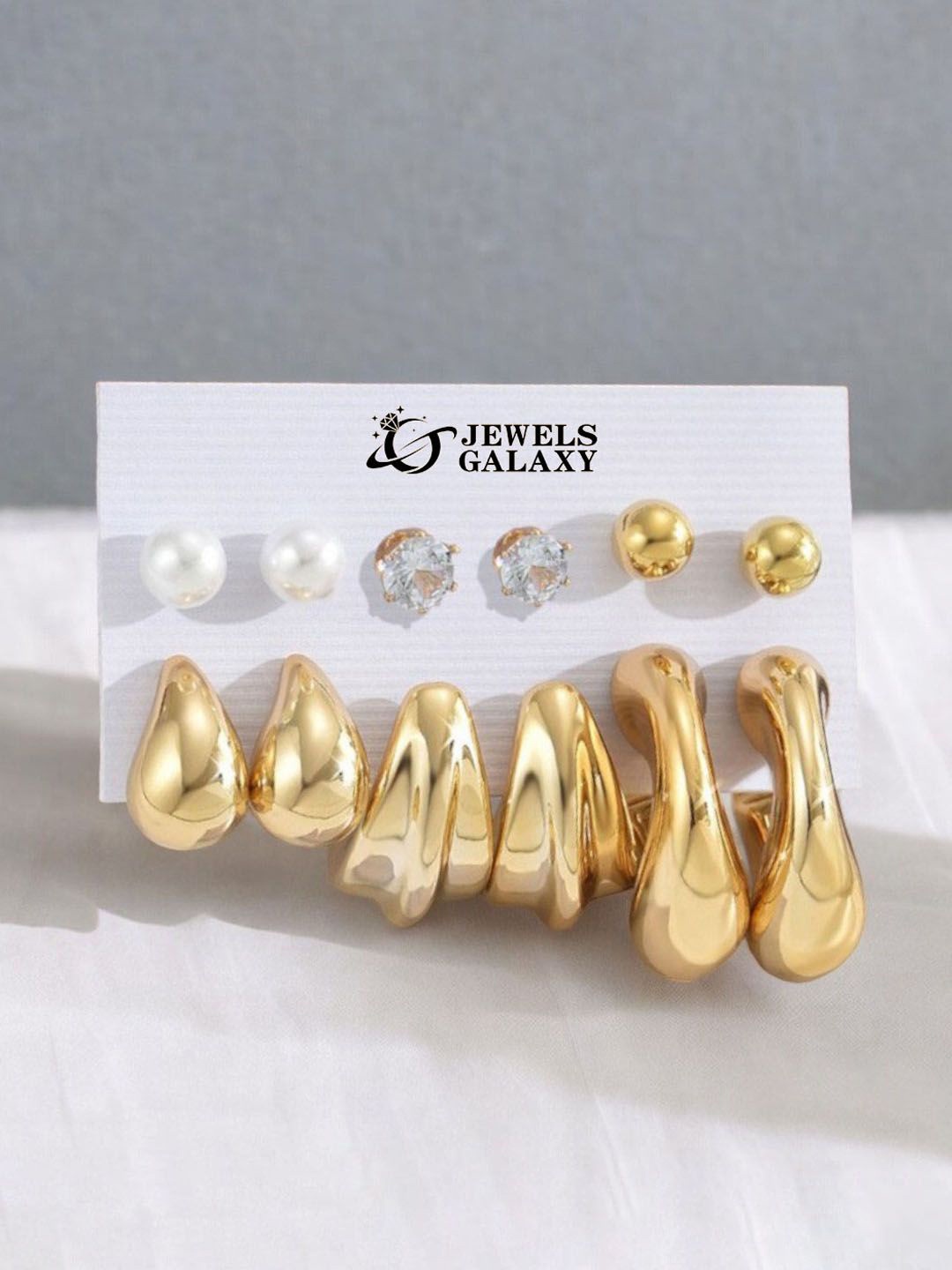 

Jewels Galaxy Set Of 6 Contemporary Studs, Gold