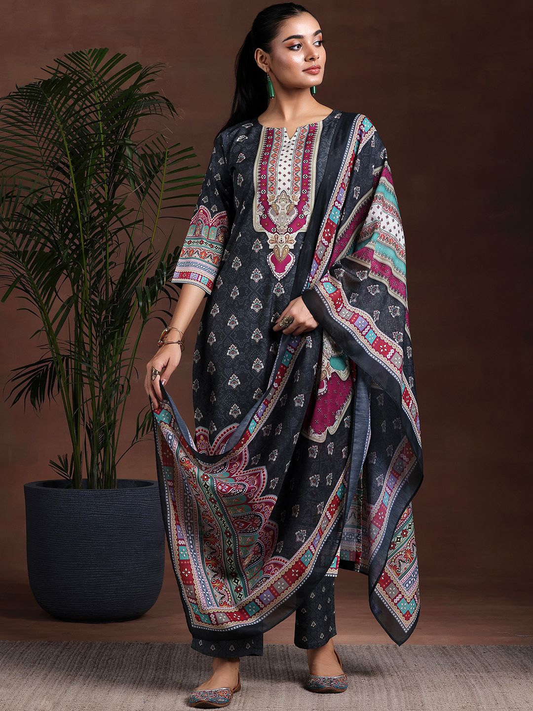 

Libas Ethnic Motifs Printed Kurta with Trousers & Dupatta, Black