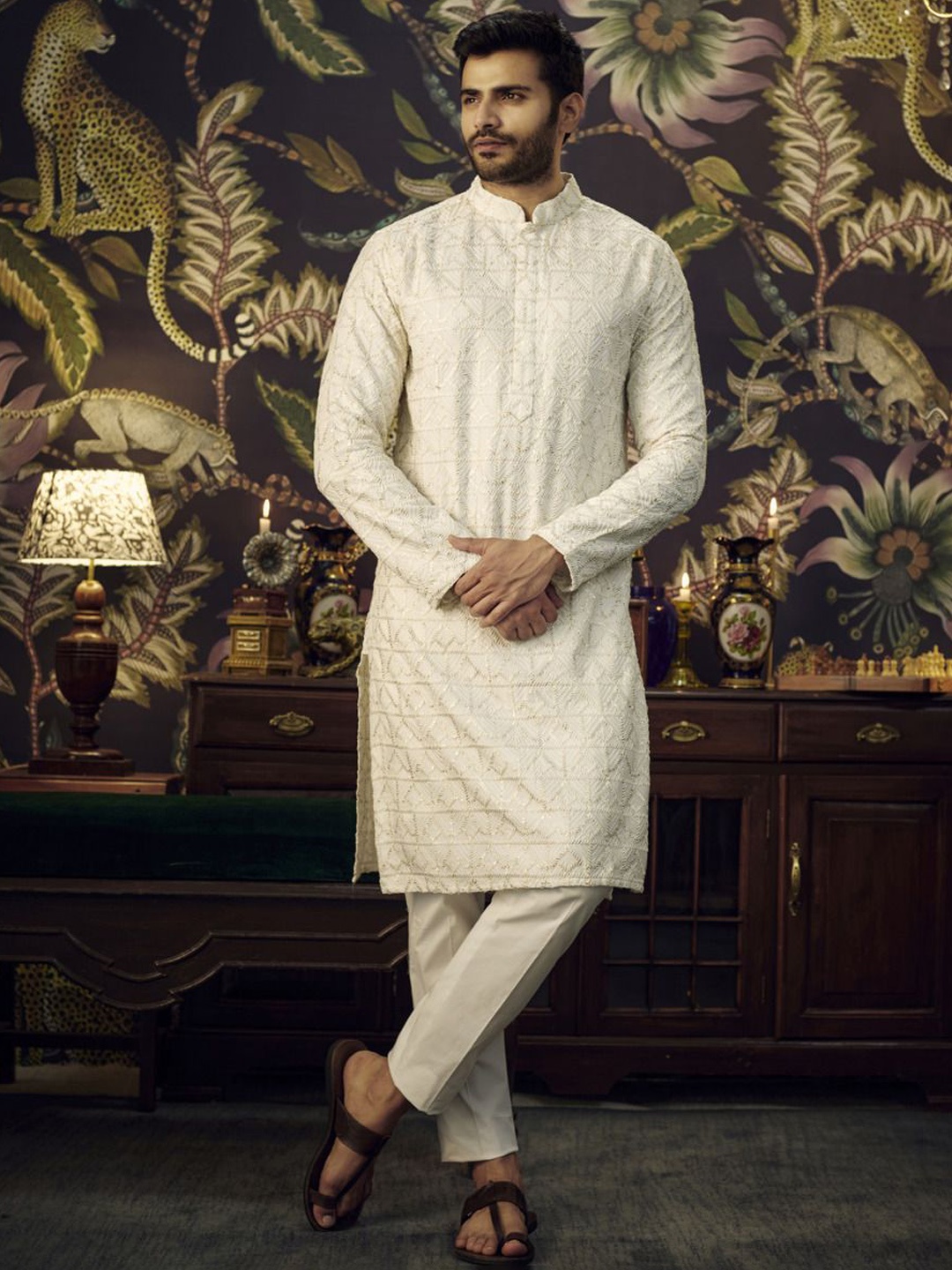 

KASBAH CLOTHING NISHCHAIY SAJDEH Geometric Embroidered Thread Work Silk Straight Kurta, White