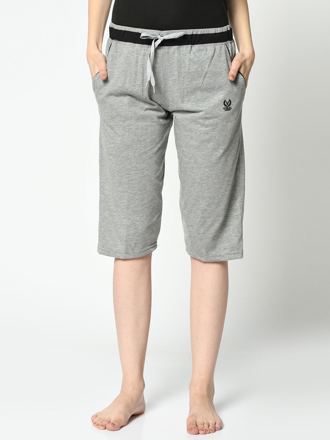 

VIMAL JONNEY Women Capris, Grey