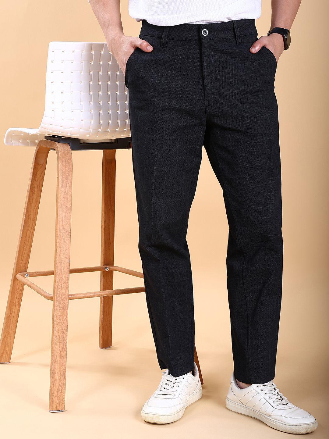 

HIGHLANDER Men Checked Slim Fit Trousers, Black