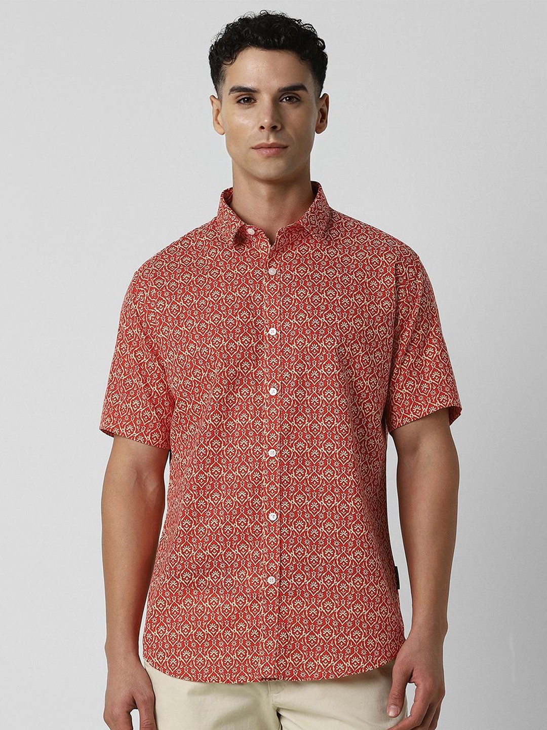 

V Dot Men Spread Collar Abstract Printed Cotton Slim Fit Casual Shirt, Red