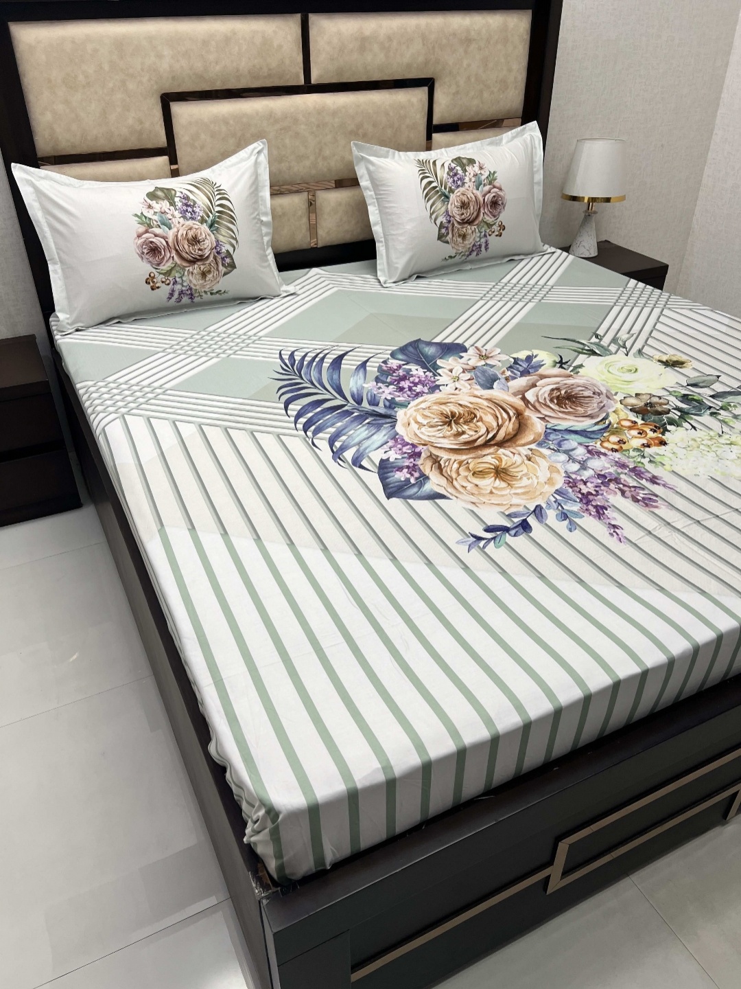 

Pure Decor Majestic White & Green Floral 500 TC Cotton King Bedsheet With 2 Pillow Covers