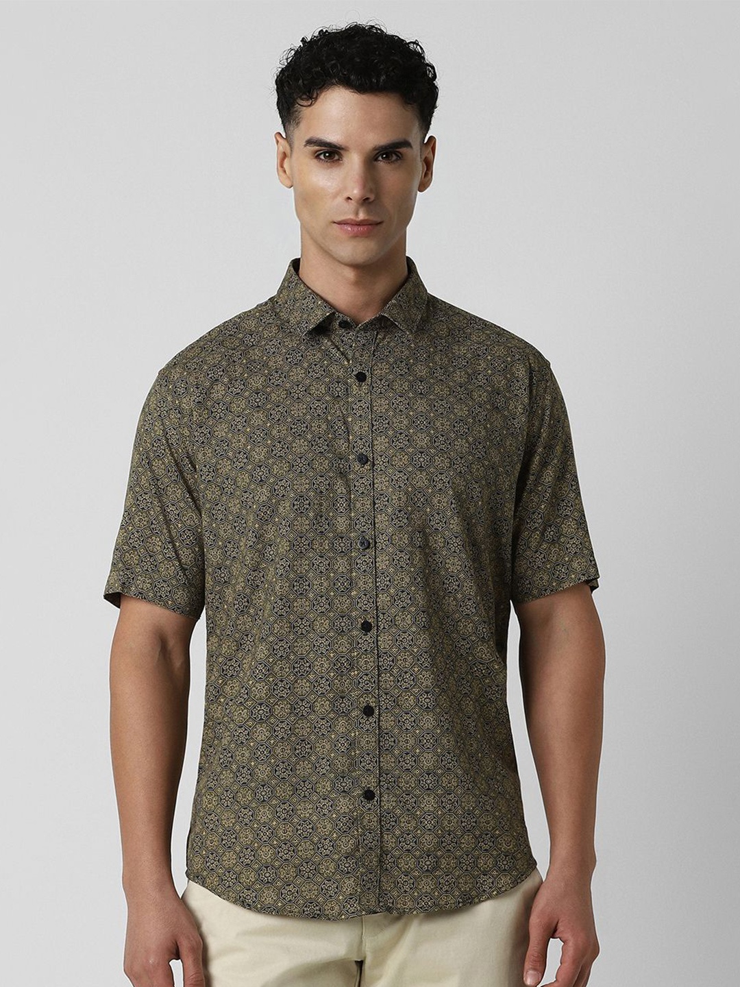 

V Dot Men Spread Collar Floral Printed Cotton Slim Fit Casual Shirt, Olive