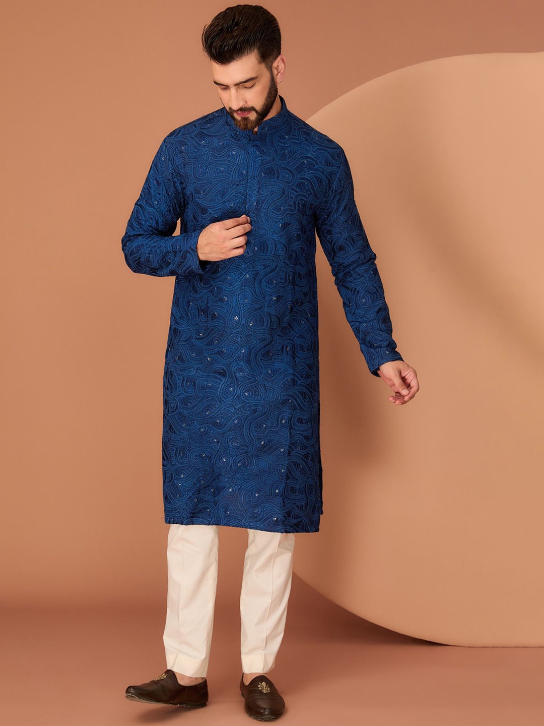 

KASBAH CLOTHING NISHCHAIY SAJDEH Abstract Embroidered Silk Straight Kurta, Blue