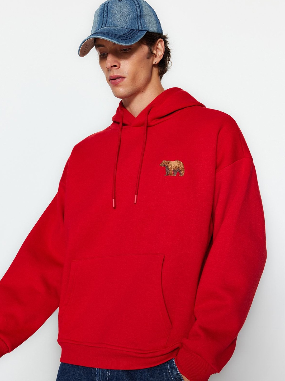 

Trendyol Men Solid Hooded Sweatshirt, Red