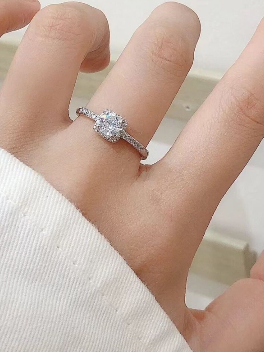 

SALTY Silver Plated Rosaria Solitaire Finger Ring