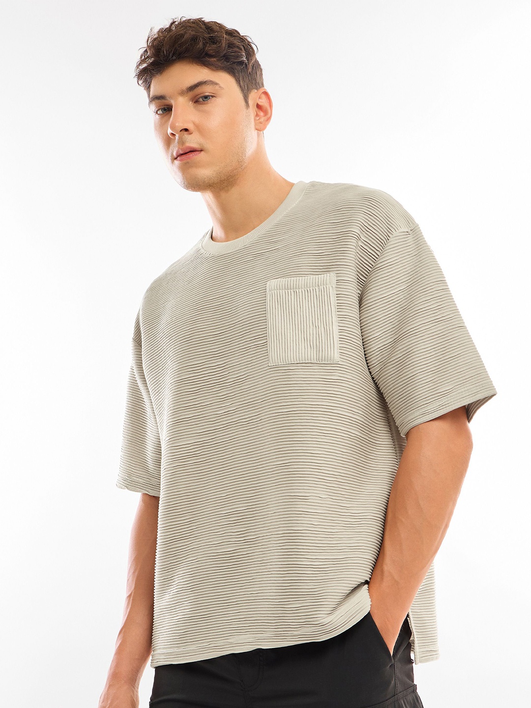 

Beyoung Men Striped round-Neck Raw Edge T-shirt, White