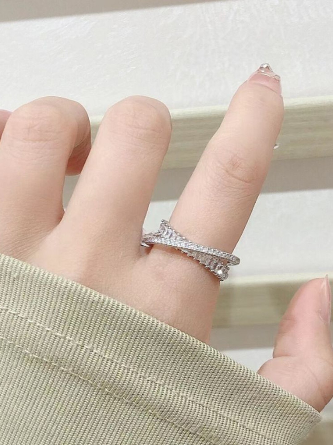 

SALTY Sliver-Plated Artificial Stone Studded Finger Ring, Silver