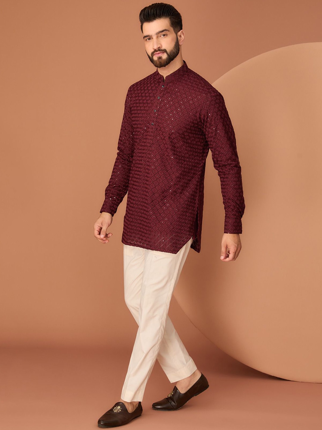 

KASBAH CLOTHING NISHCHAIY SAJDEH Geometric Embroidered Georgette Straight Kurta, Maroon