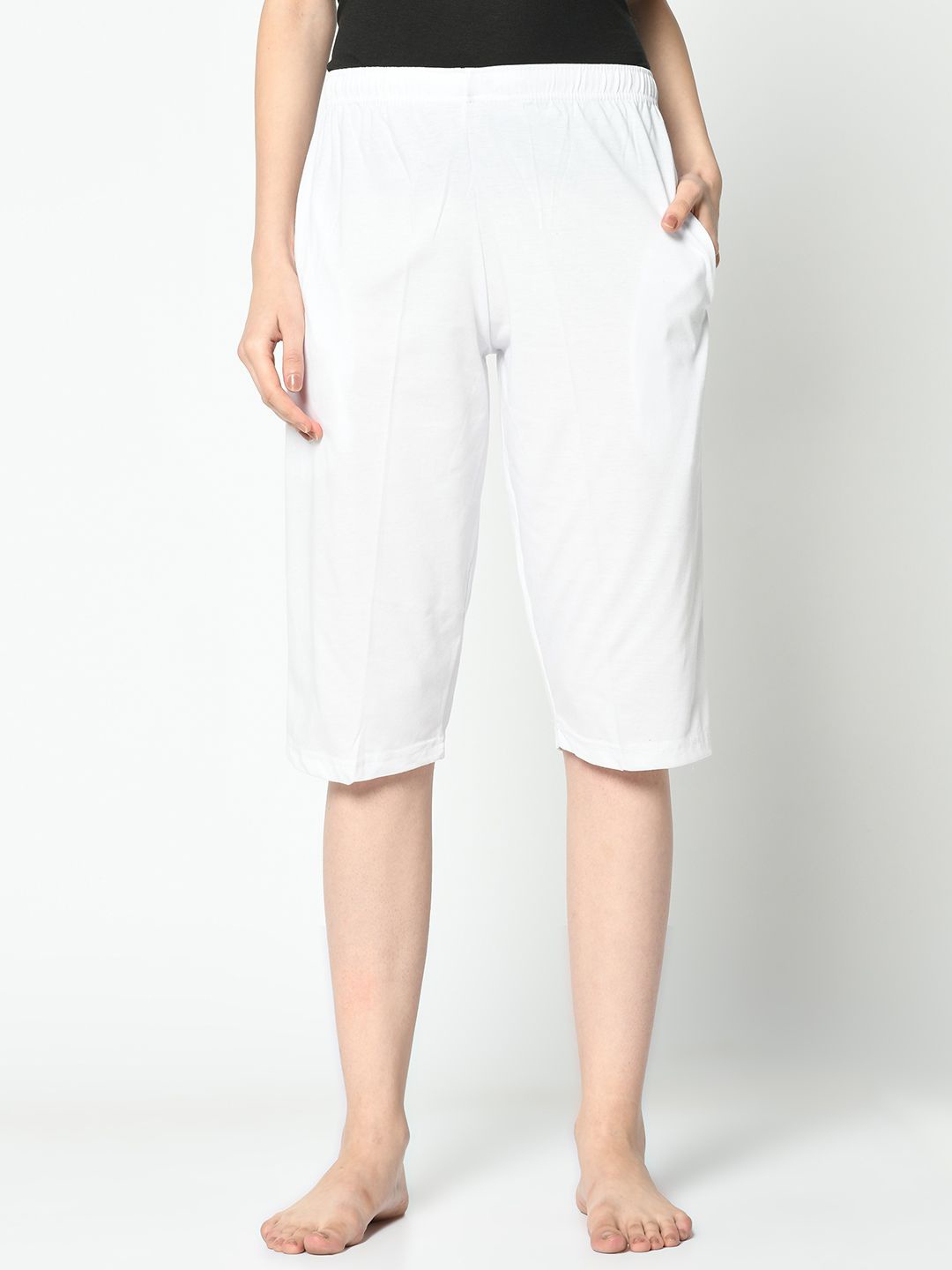 

VIMAL JONNEY Women Solid Mid-Rise Capris, White