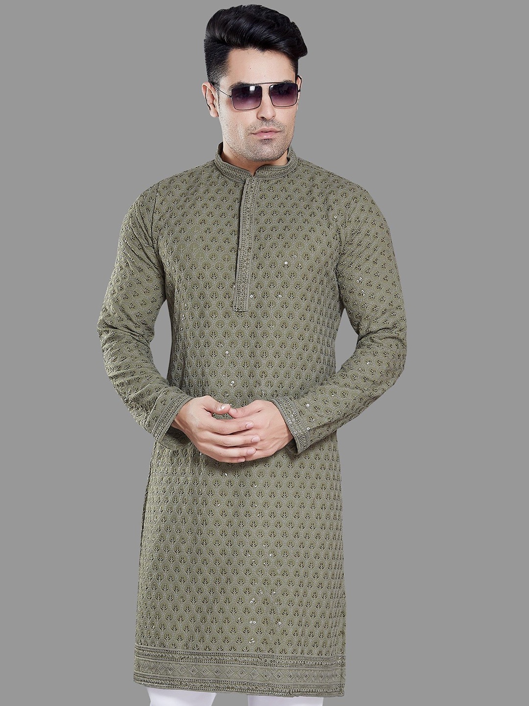 

DIVISIVE Ethnic Motifs Embroidered Mandarin Collar Sequinned Straight Kurta, Olive