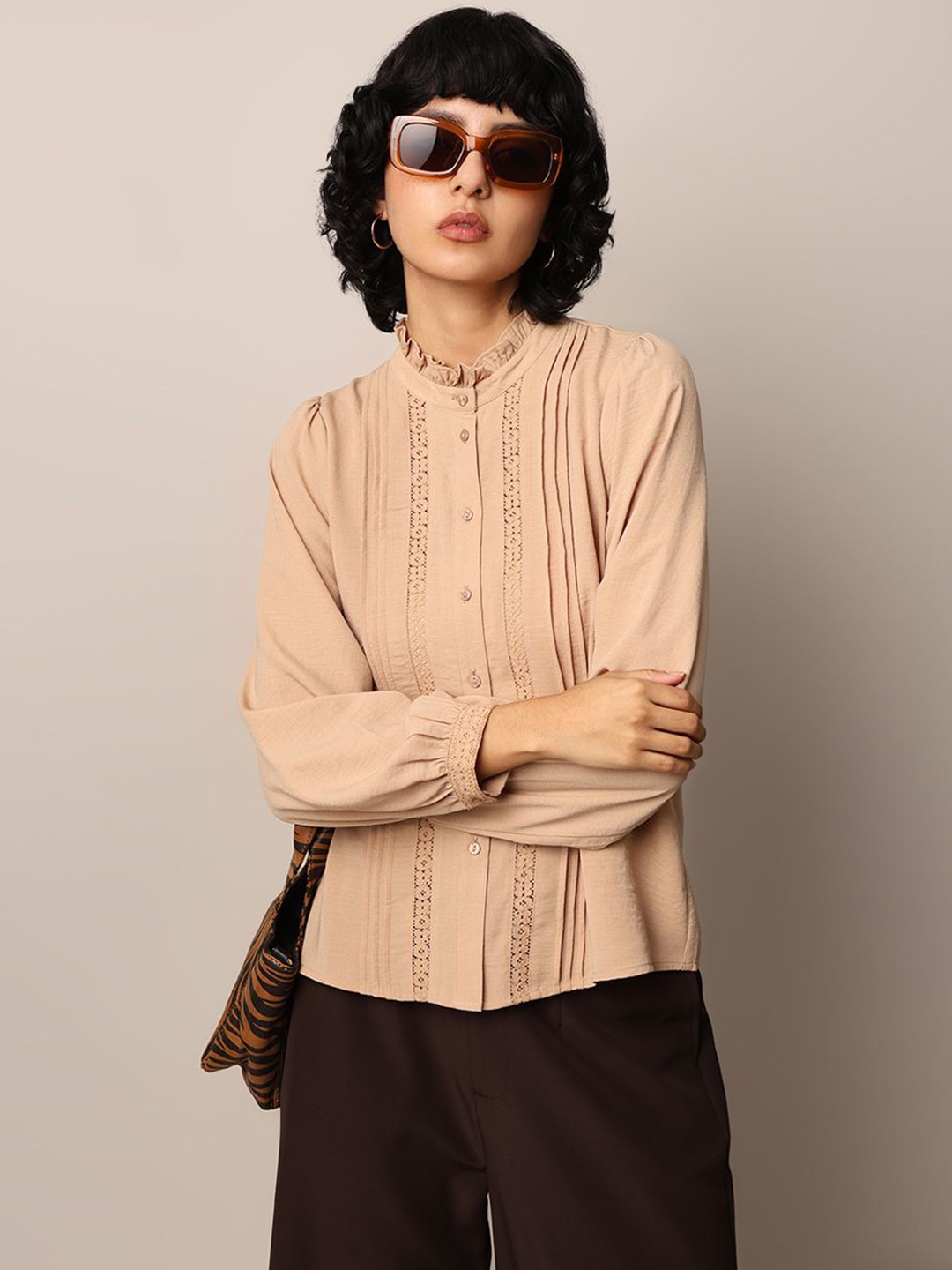 

ONLY Women Solid Accordion Pleats Mandarin Collar Top, Beige