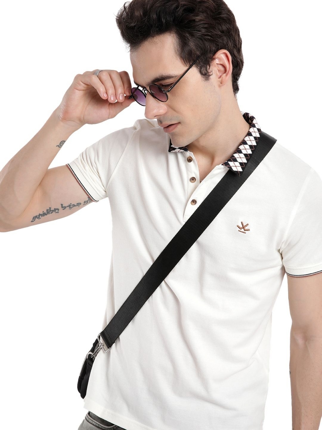 

WROGN Men Polo Collar Monochrome Pure Cotton Applique Slim Fit T-shirt, Beige